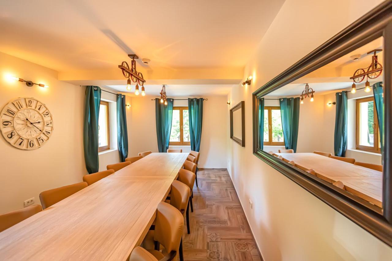 Chiba Chalet Timisu de Jos Εξωτερικό φωτογραφία